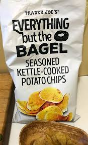 TRADER JOE'S EVERYTHING BUT THE BAGEL SEASONED KETTLE COOKED POTATO CHIPS 7 OZ #ROCK VALUE-ORDER BY TUESDAY EVENING NOV 18 ARRIVING NOV 26 FOR DELIVERY#
